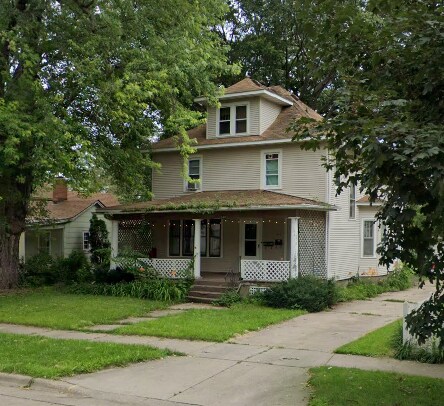 Building Photo - 240 E School St