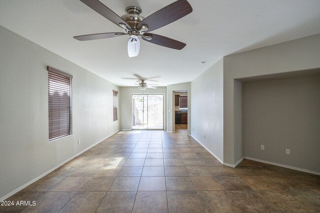 Building Photo - 2873 E Bart St