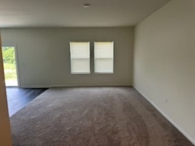 Building Photo - 121 Snowdrop Ave