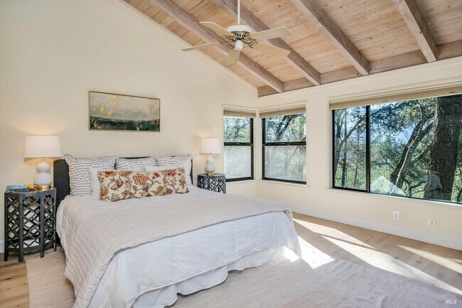 Foto del edificio - 522 Meadowood Ln