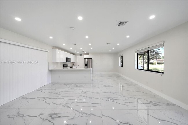Foto del edificio - 4670 NW 5th St