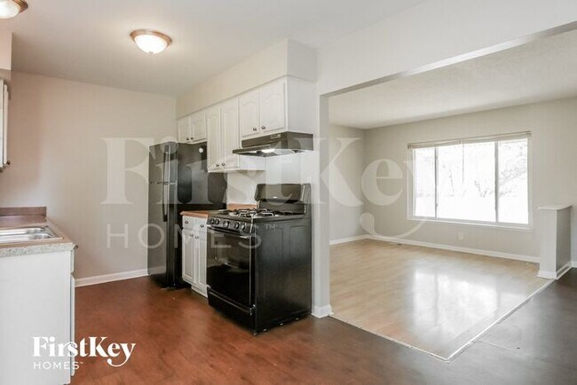 Foto del edificio - 221 Rockhurst Rd