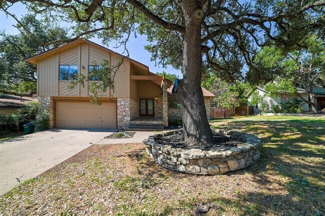 Foto del edificio - 7007 Danwood Dr