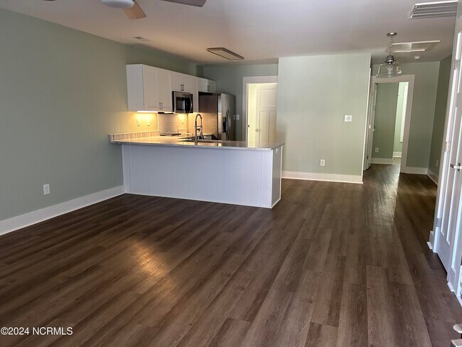 Foto del edificio - 284 Norris Rd