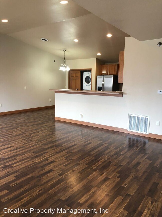 Building Photo - 2 br, 2 bath House - 15 43rd Ave SW #12