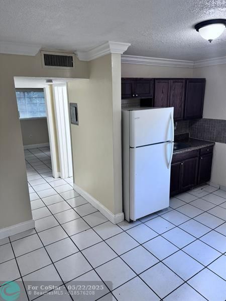 Foto del edificio - 13695 NE 3rd Ct