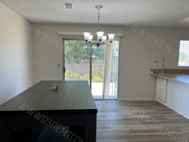 Building Photo - 3BD/2BTH SINGLE STORY HOME IN PEARBLOSSOM