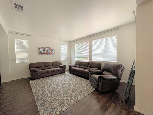 Building Photo - 1078 Augusta Cir