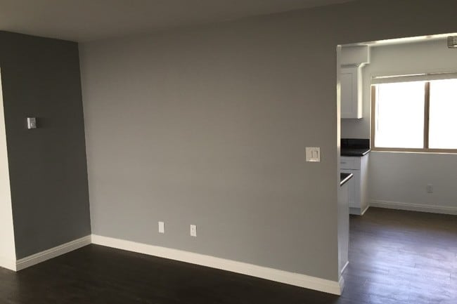 Living Room - 718 N Guadalupe Ave