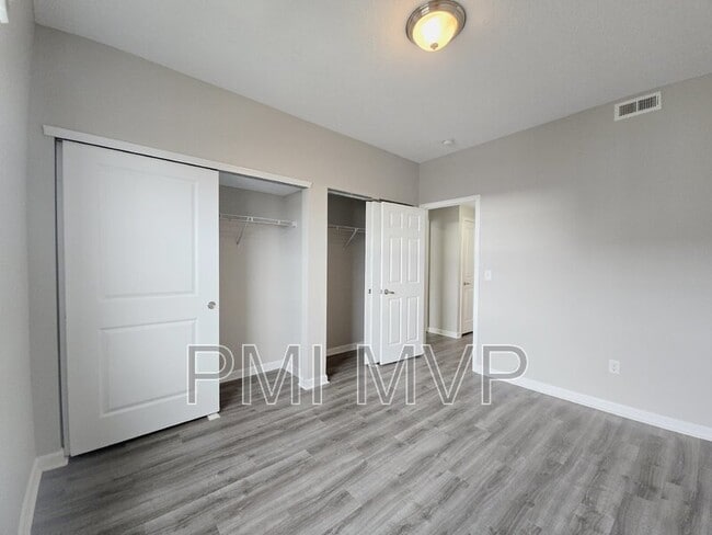 Foto del edificio - 892 Taylor Station Rd