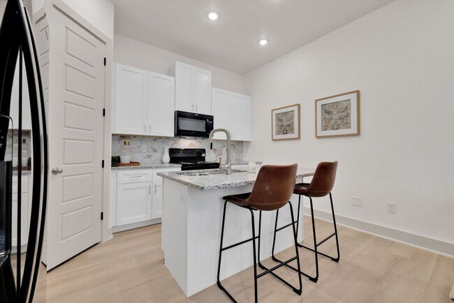 Foto del edificio - 5150 Kelwood St