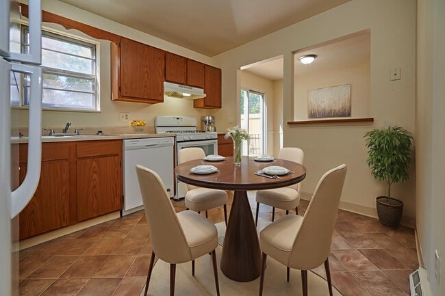 Foto del edificio - Georgetown Apartments & Townhomes