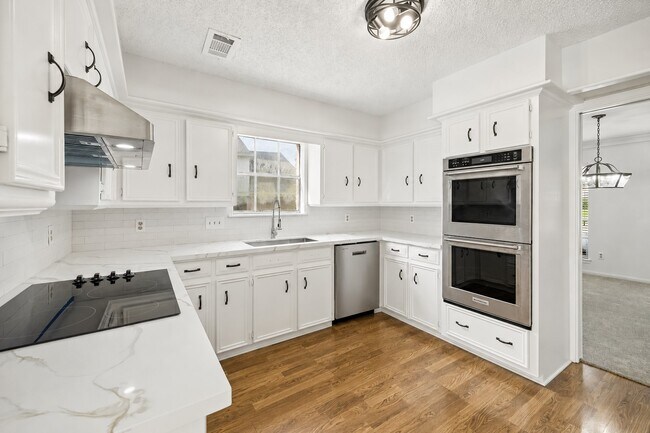 Foto del edificio - 15823 Pebble Bend Dr
