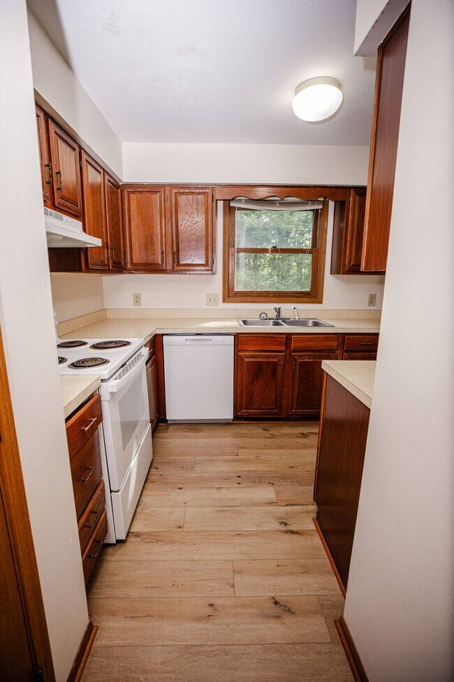 Building Photo - 4208 Foxfire Ct