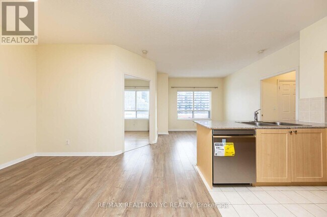 Photo du bâtiment - 5940-5940 Yonge St