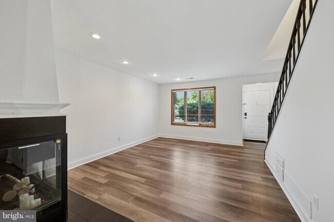 Building Photo - 128 Granite Hill Ct