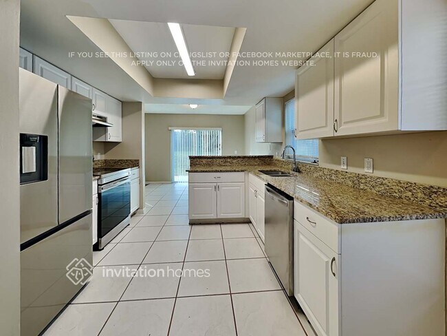 Foto del edificio - 234 Regal Park Dr