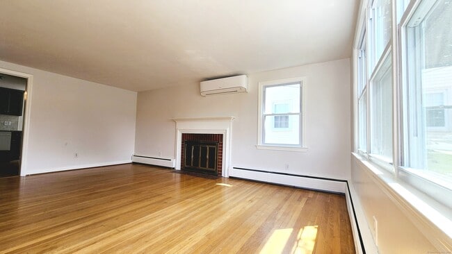 Building Photo - 58 Jackson Ave