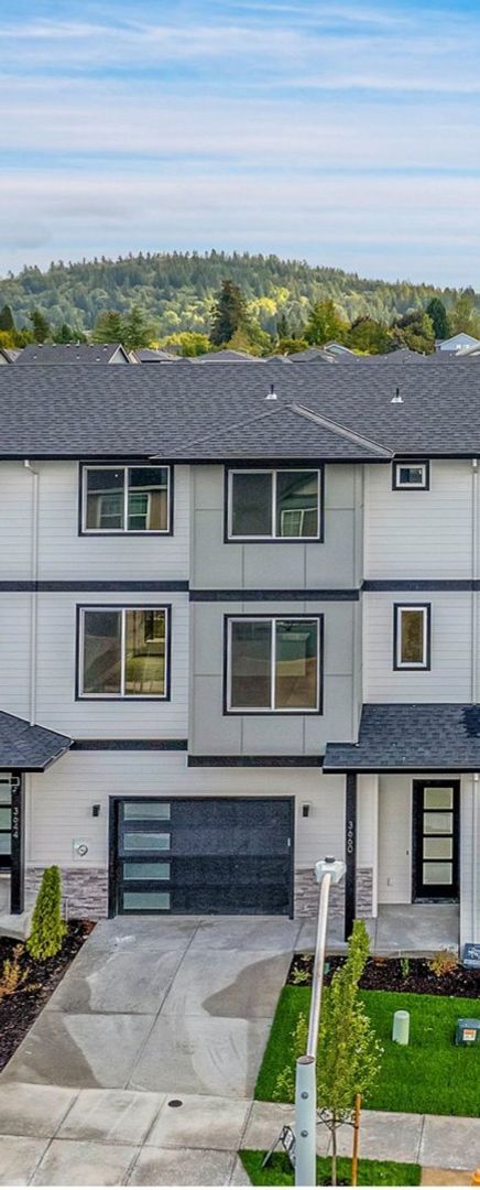 Foto del edificio - Brand New Immaculate 3BR Home with Flexible Living Space & Kitchen Island