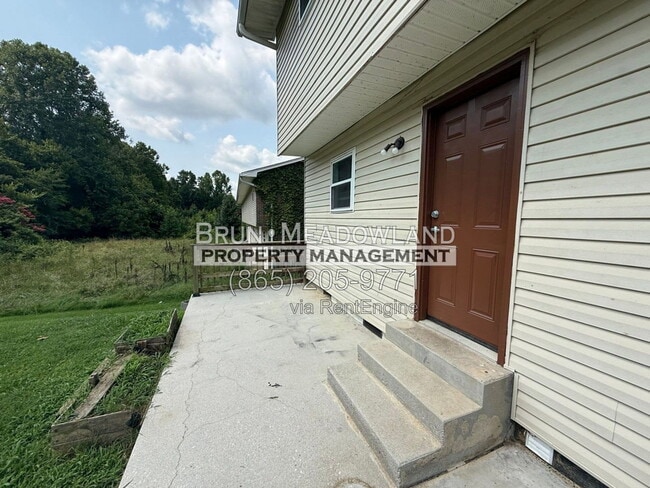 Building Photo - 1919 E Old Topside Rd