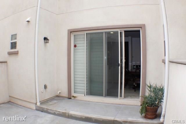 Foto del edificio - 959 N Sunrise Lane