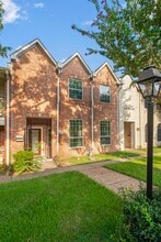 Building Photo - 4023 Breakwood Dr