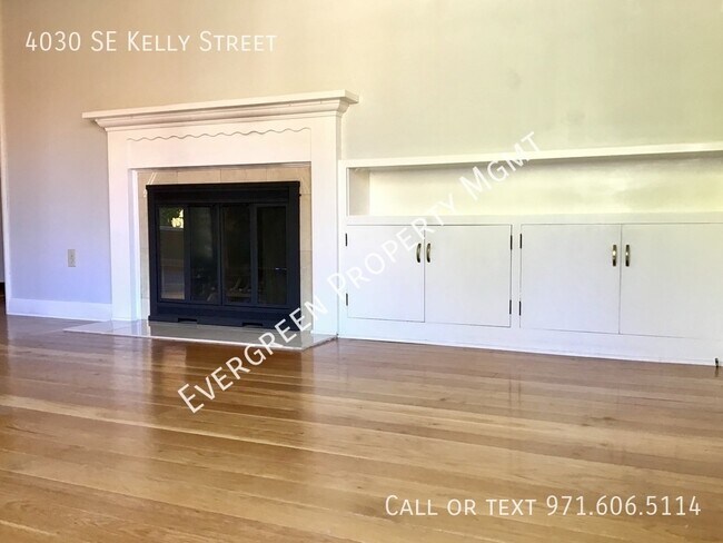 Building Photo - Charming, Vintage Home! 2 BD x 2 BA Plus B...