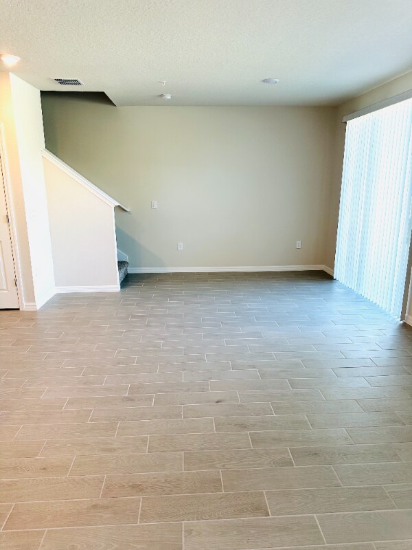 Building Photo - 879 Robin Holly St