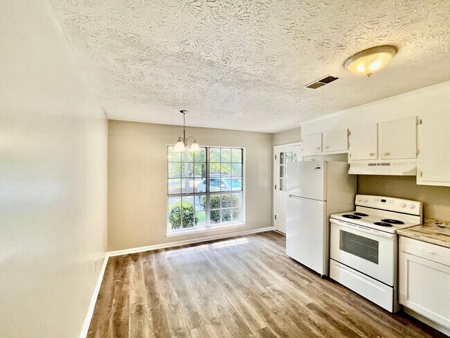 Foto del edificio - 236B Huffaker Rd NW