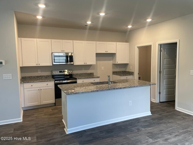 Building Photo - 454 Ladyfish Loop NW