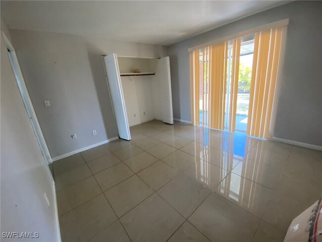 Foto del edificio - 919 Cape Coral Pkwy W