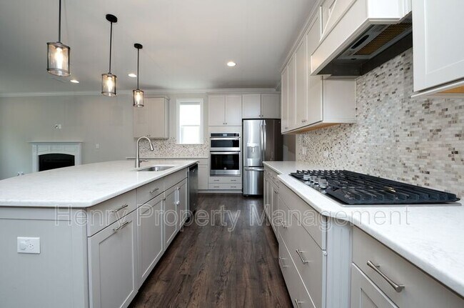 Building Photo - 208 Mystwood Hollow Cir