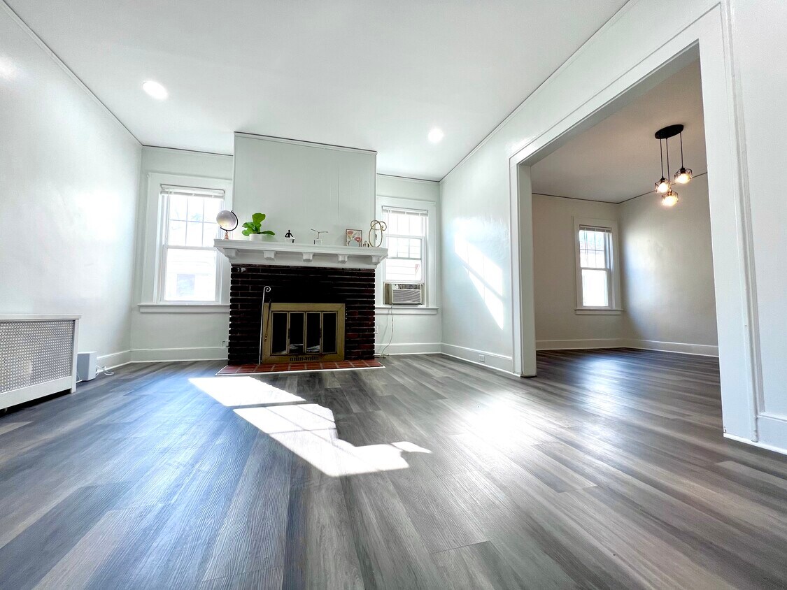 Living Room - 16 Bellair Pl