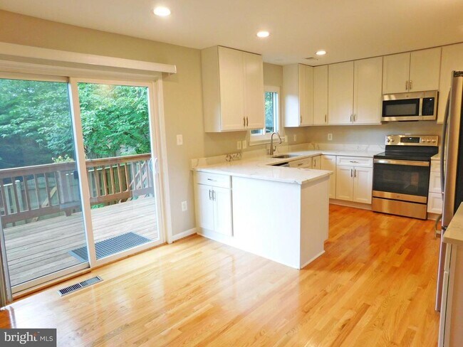 Foto del edificio - 10315 Cherry View Ct