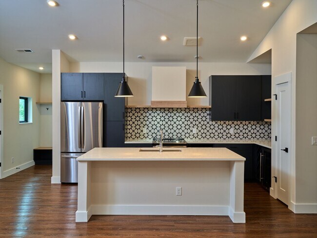 Building Photo - Tributary 50 Unit 209