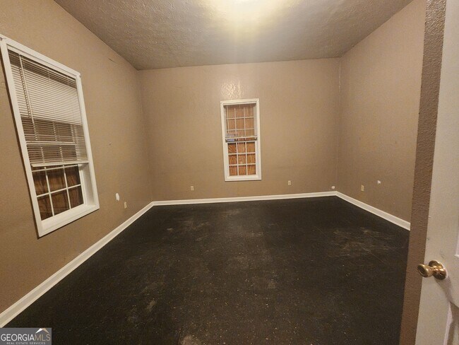 Building Photo - 2617 3rd Ave