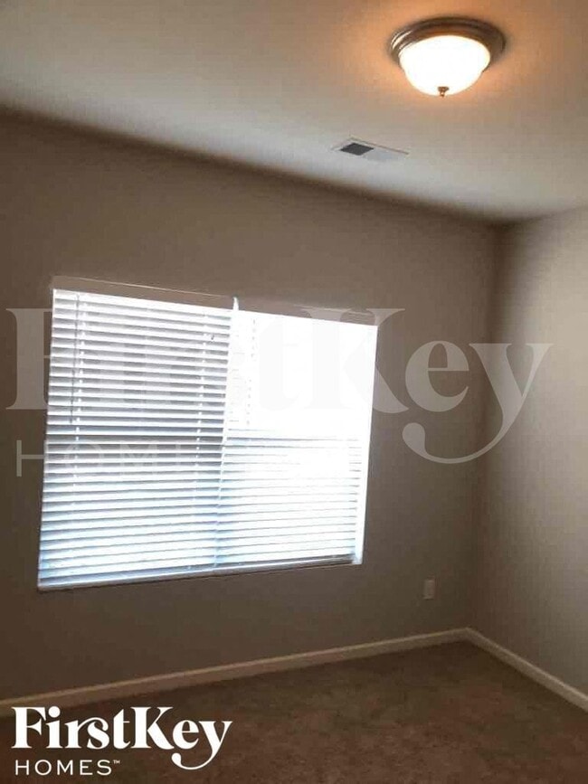 Foto del edificio - 5037 Bella Ct