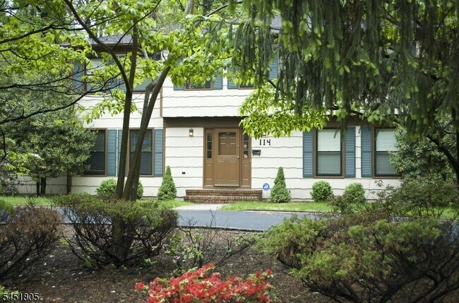 Building Photo - 114 Mountain Ave