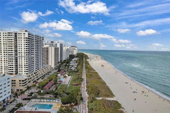 Foto del edificio - 2555 Collins Ave