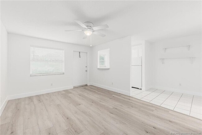 Foto del edificio - 660 SW Bryant Ave
