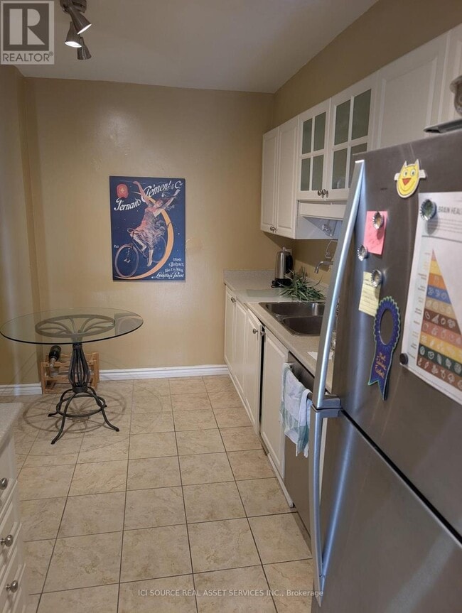 Building Photo - 85 Emmett Ave