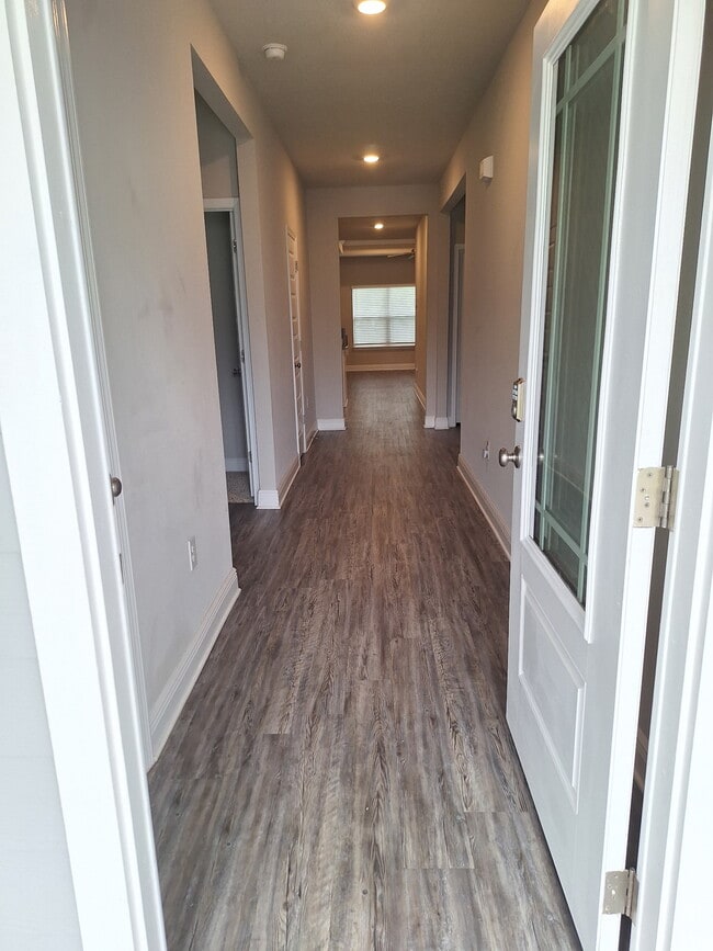 Front door - 256 Villa Bay Dr