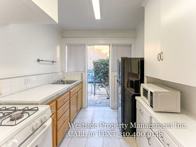 Building Photo - 1520 Andalusia Ave