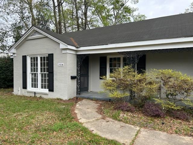Foto principal - 2100 SpringHill Ave