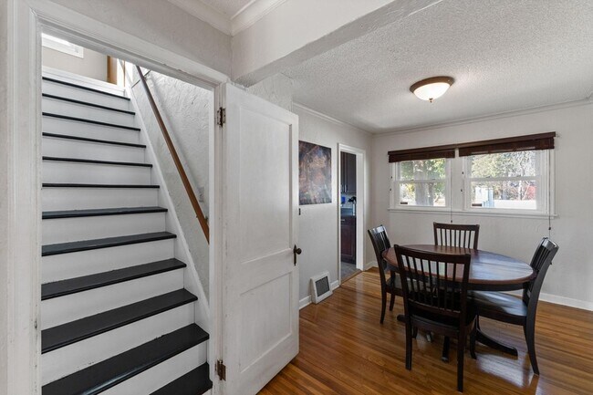 Foto del edificio - 2901 Zenith Ave N