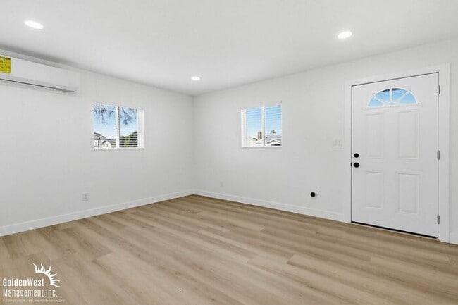 Building Photo - Newly Renovated 2Bdm 2Ba Stand Alone Unit with Private Yard in Chula Vista!