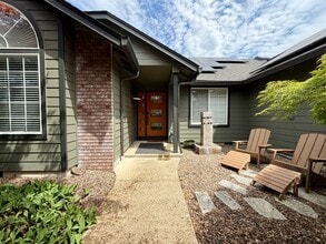 Building Photo - 555 Edwards Dr