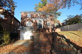 Building Photo - 81-17 Tryon Pl