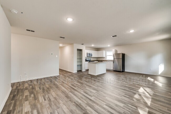 Foto del edificio - 2805 E 9th St