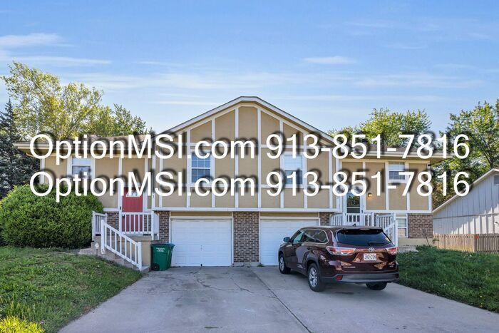Primary Photo - Spacious Townhome!
